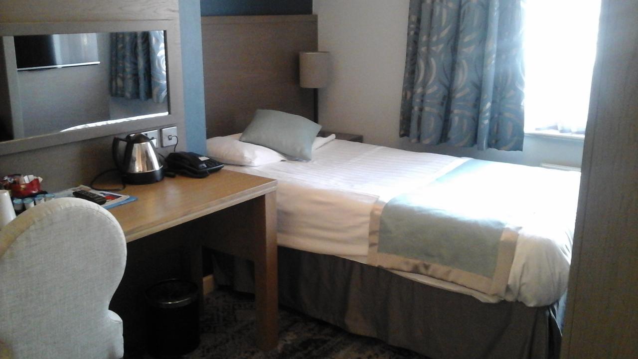The Portland Hotel Wetherspoon Chesterfield Exteriör bild